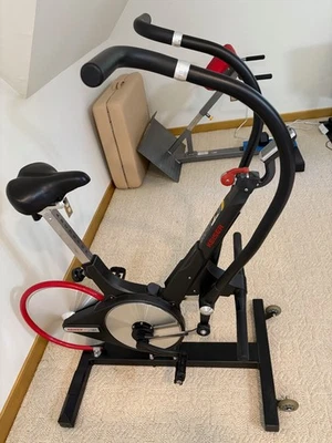 Bicicleta de treinamento estacionária bicicleta em excelente estado usado US$ 2.630 KEISER m3i TBT treinamento corporal total - Imagem 1 de 4
