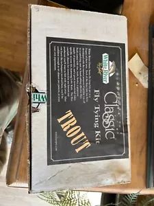 White River Bass Fly Tying Kit scatola aperta con vhs - Foto 1 di 7