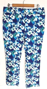 White House Black Market Women's Size 10 blue and white floral capris - Picture 1 of 16