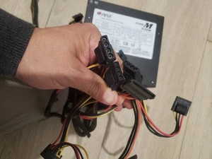 alimentation de PC Hiper 530 w type M molex sata pcie 20+4  broches - Picture 1 of 6