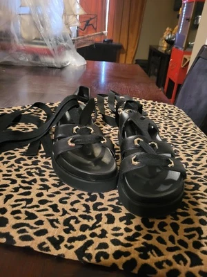 Deltan Chic Black Sandals With Straps Size 9.5 - Imagen 1 de 4