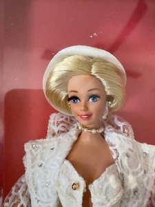 Barbie Classique Collection Uptown Chic Limited Edition - Picture 1 of 4