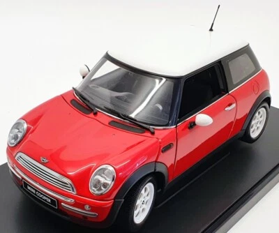 AutoArt escala 1/18 74822 - BMW Mini Cooper 2001 - rojo Foto 1 de 4