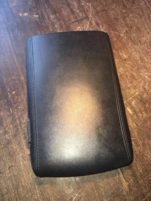 Infiniti Q45 2004 reposabrazos central negro  Foto 1 de 4