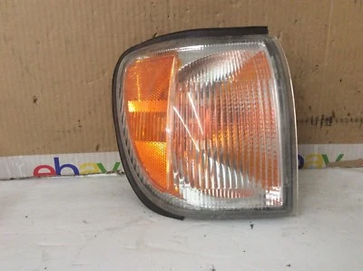 99 00 01 02 03 04 Nissan Pathfinder pasajero esquina derecha marcador luz OEM Foto 1 de 2