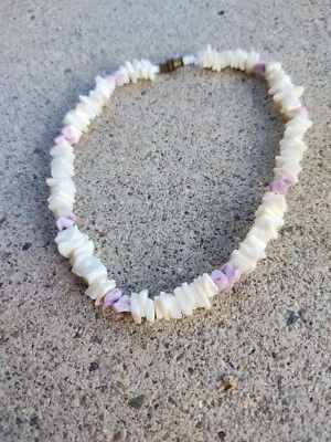 PUKA POOKA CHIP LIGHT PURPLE WHITE COLORED SHELL ANKLET BRASS BARRELL - Image 1 of 3