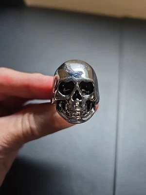 Anillo gótico de acero inoxidable con calavera de motociclista para hombre talla 9,5 Foto 1 de 4