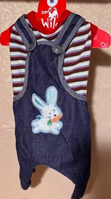 全新 狗狗牛仔连身裤 带 Fuzzy Bunny 贴花条纹衬衫 尺寸 - 2 — 第 1/3 张图片