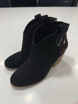TOMS Mujer Constance Gamuza Negra En Tejido Global Talla 9.5 Precio de venta sugerido por el fabricante 119.95 USD Foto 1 de 4