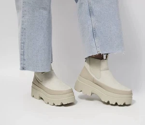 UGG Women's Brisbane Chelsea Sea Salt Leather Waterproof Platform Boots Size 9 - Picture 1 of 7