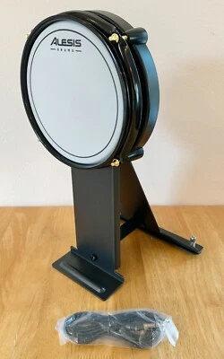 Paquete de bombo Alesis SE Mesh Kick Pad de 8 pulgadas - batería de 8", cable - comando de sobretensión Foto 1 de 4