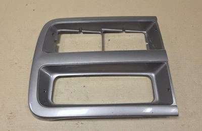 1992-1996 Chevy Beauville G10 G20  Van RH RIGHT Headlight Bezel Trim, 15680118 - Image 1 of 4