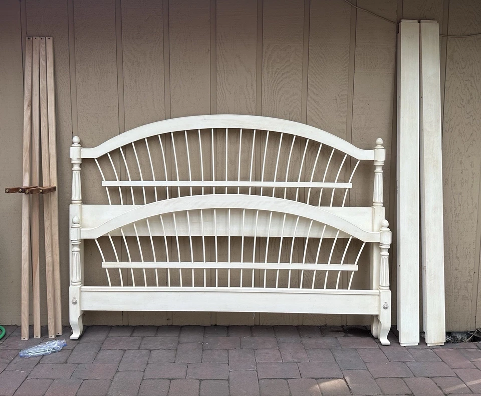 Beautiful!  Ethan Allen Country French Wheatback King Bed 26-5630 647 - Image 1 of 4