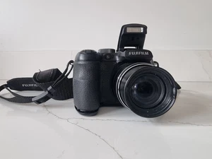 Fujifilm FinePix S1500 10.0MP Bridge Digital Camera - Working - Picture 1 of 13