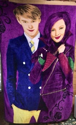 Manta polar de felpa Mal & Ben Disney Descendants excelente estado usada Foto 1 de 4