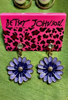 Pendientes Betsey Johnson Flor, Perla de Mar, Colibrí, Colgantes, Nuevos con Etiquetas Foto 1 de 4