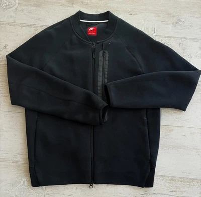 Chaqueta de bombardero Nike Sportswear Tech polar negra FB8008-010 para hombre talla mediana Foto 1 de 4