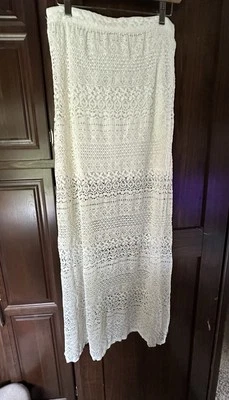 Hollister Women’s Large Junior Ivory Lacy Lined Maxi Skirt - Image 1 of 4