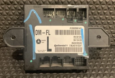 Módulo de control de puerta delantera del lado del conductor Dodge Grand Caravan 2007-2014 05026861AD Foto 1 de 4