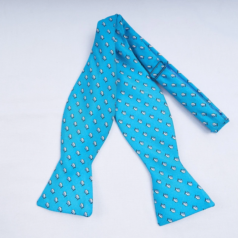 Pajarita de seda Southern Tide azul con estampado de peces Skipjack autocorbata ajustable Italia Foto 1 de 4