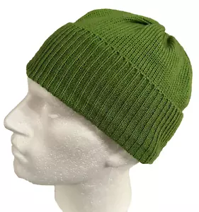 BNWT ADULT GREEN BEANIE HAT - Picture 1 of 1