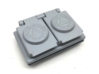 Appleton FSKD5-20 Aluminum Wet Location Duplex Power Receptacle 20A 125V w/Cover - Image 1 of 3
