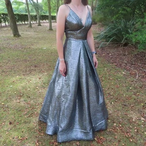 BNWT Tiffany's Prom Dress Melly Size 4 UK Metallic Silver Structured Gown Y2K - Picture 1 of 24