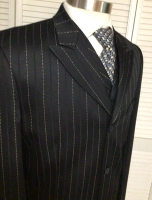 GIORGIO BRUTINI TRAJE HOMBRE 3 PIEZAS RAYAS NEGRAS 3 BOTONES TALLA: 40R PANTALONES: 32x30 Foto 1 de 4