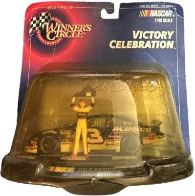 CÍRCULO DE GANADORES ~ “Celebración de la Victoria” Dale Earnhardt Jr. #3 Richmond junio 1998. Foto 1 de 2