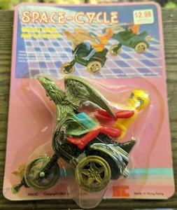 Vintage 1983 Hong Kong Space-Cycle Eagle motorcycle racer, press & go knockoff - Picture 1 of 3