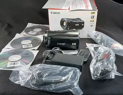 Canon VIXIA HF M40 Full HD 1080p AVCHD 16GB  Camcorder 10x Original Box  Tested - Image 1 of 4