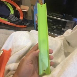 Hot Wheels Colossal Crash Replacement Part GFH87 - Green Straight Track - Picture 1 of 1