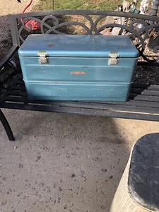 1950s VINTAGE Pathfinder lLARGE METAL Blue CAMP & PICNIC ICE BOX COOLER ICE PIC - Picture 1 of 10