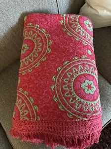 Vtg Woven Coverlet Heavy Fringed Bedspread  Reversible Pink Green 76x88 Bates? - Picture 1 of 10