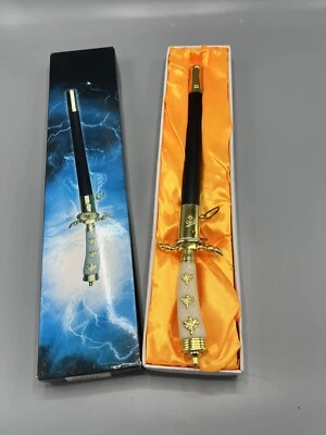 Hoja decorativa de 12 pulgadas de imitación dorada y blanca con funda Foto 1 de 4