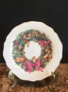 Disney Direct Multi Character Christmas Wreath Porcelain Saucer Only - Picture 1 of 7