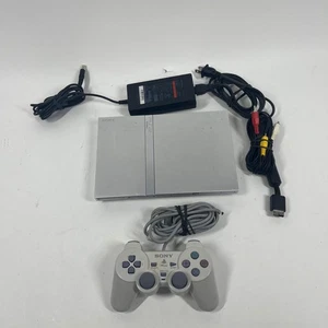 Sony PlayStation 2 Slim PS2 Silver Console Sistema di gioco SCPH-77001 - Foto 1 di 12