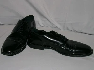 Oxford Jimmy Choo de cuero negro con tachuelas talla 44 - Imagen 1 de 8