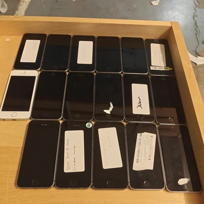 17 x FAULTY Apple iPhone 5/5S/SE 1st Gen (FB8) - Image 1 of 2