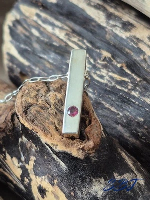 Silver 925 Ruby bar pendant with a sterling silver chain - Image 1 of 4
