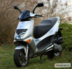 APRILIA LEONARDO 125 RICAMBI VARI MOTORE CARENE CERCHI FRENI CENTRALINA SERBATOI - Foto 1 di 1