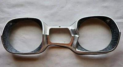 1967 Oldsmobile REAL 442 moldura de farol fabricante de equipamento original GM lado do motorista - Imagem 1 de 4