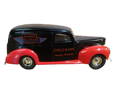 ERTL JLE#GD-6065 1940 Ford Panel Van Bank "Lynnwood Cycle Barn" WA Foto 1 de 4