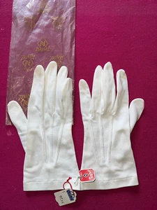 Paire de gants enfants anciens marque Neyret en coton  blanc N° 7 - Imagen 1 de 4