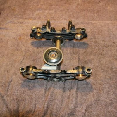 Yamaha XT250 1982 horquillas delanteras inferior superior triple árbol vástago abrazadera bocina Foto 1 de 4