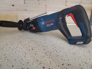 Bosch 18V Bulldog 8-AMP Variable Cordless Rotary Hammer Drill. Display Model - Picture 1 of 8