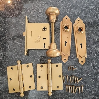 Cerradura de mortaja interior de latón Corbin vintage con 2 bisagras 2 placas y tornillos EE. UU.  Foto 1 de 4