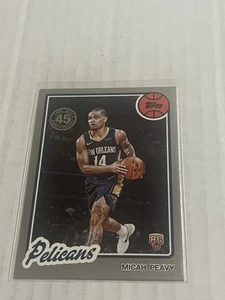 2025-26 Topps Baloncesto Micah Peavy RC Novato 45 Aniversario Inserto - Imagen 1 de 2