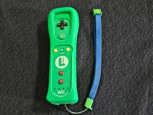 686/688: Mandos a distancia Wiimote Nintendo Wii Mario y Luigi Wii Motion Plus - Imagen 1 de 6
