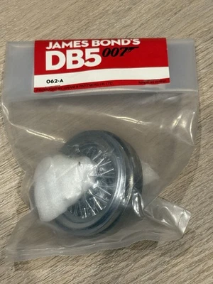 BUILD YOUR OWN EAGLEMOSS JAMES BOND 007 1:8 ASTON MARTIN DB5 ISSUE 62 - Image 1 of 2